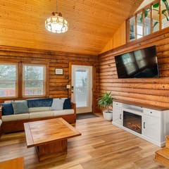 1 min walk 2 Beach~Cabin~Ocean Views~Family Fun!
