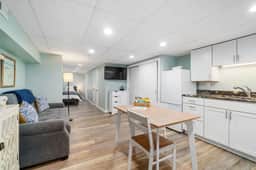Beachside Studio~Easy Beach Access~Fully Stocked - Image 4