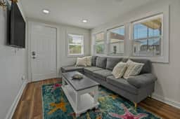 Teaches Hideaway| Golf Cart~Downtown Beaufort~2BR - Image 3