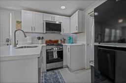 Teaches Hideaway| Golf Cart~Downtown Beaufort~2BR - Image 4