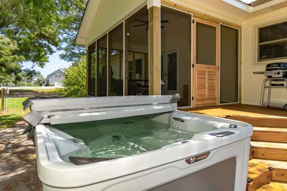 Beaufort Breeze | Hot Tub· Game Room· Mins to Town - Image 1