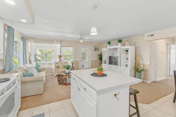 Live Oak Landing | Sound & Beach· Kayaks· Dock· EI - Image 2