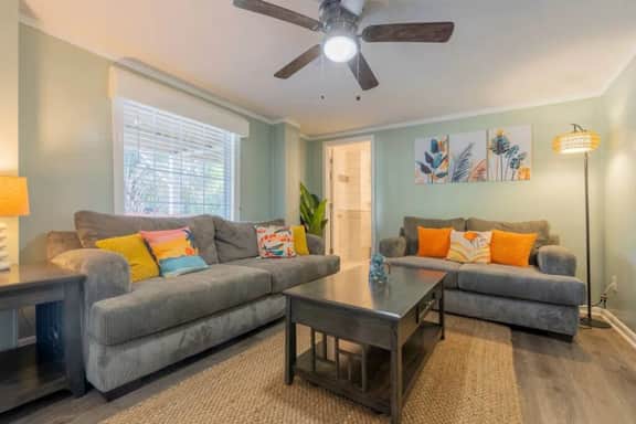 On The Rocks| 5BR· Walk to Beach· Decks· Sleeps 12 - Image 5