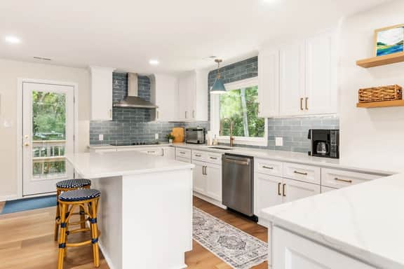 Salt & Serenity | Sleeps 14·Game Room·Walk to Beach - Image 5