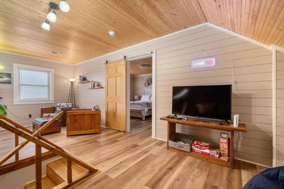 The Cabin By The Sea with Captains Quarters - Image 5
